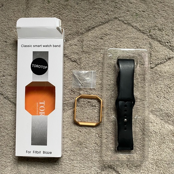 FitBit Blaze and Accessories - Picture 5 of 5